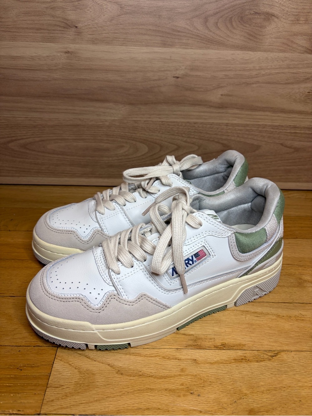Autry CLC Low Women's Sneakers - Size 9